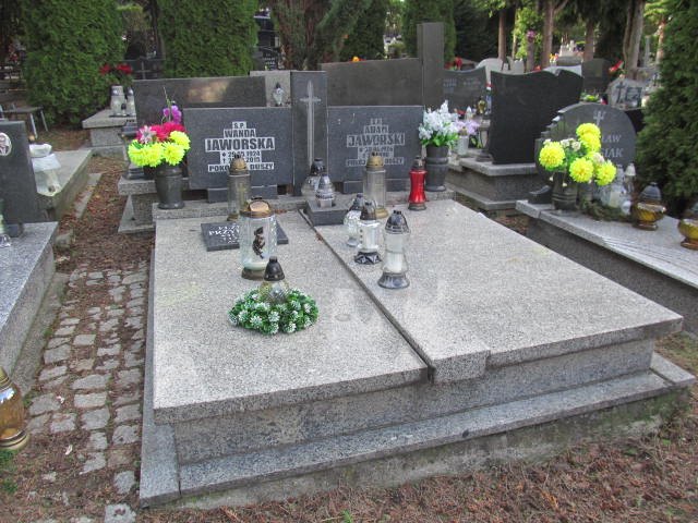 Grób Adam Jaworski